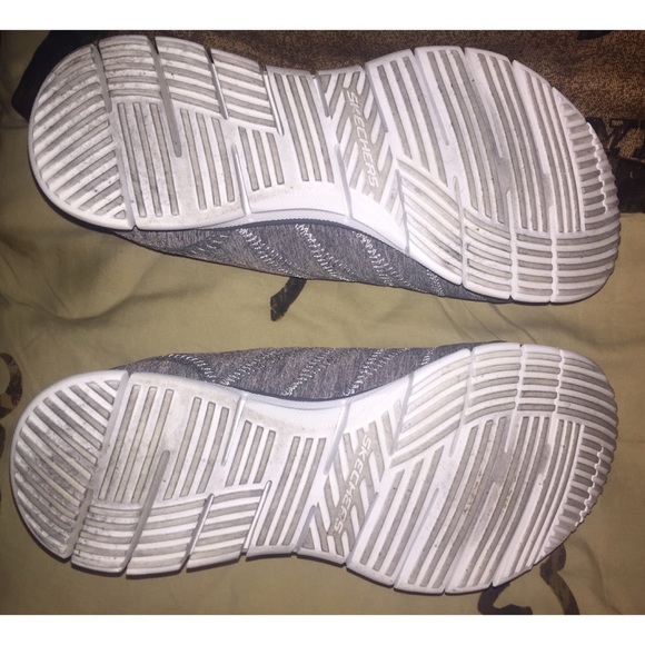 Sketchers size 9 women’s - Picture 3 of 4